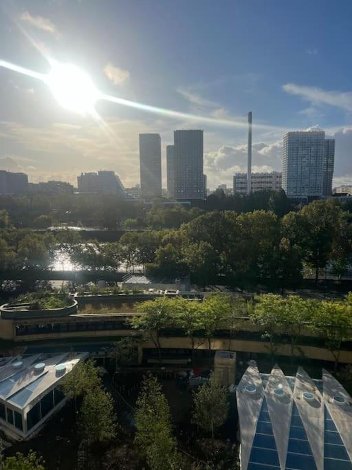Tour Eiffel Terrasse Vue Seine Lägenhet Paris Exteriör bild